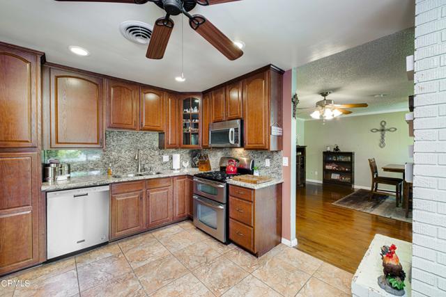 Detail Gallery Image 10 of 28 For 105 Regal St, Bakersfield,  CA 93308 - 3 Beds | 2 Baths
