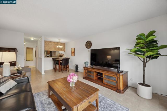 14295 Doolittle Dr, San Leandro CA: https://media.crmls.org/mediaz/e0503aa1-b48f-4f59-abc4-a67e67263cfb.jpg