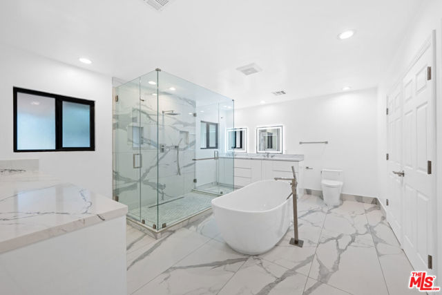 17449 Sumiya Drive, Encino CA: https://media.crmls.org/mediaz/e0504ada-2ed4-4ee8-8baf-c82483534eba.jpg