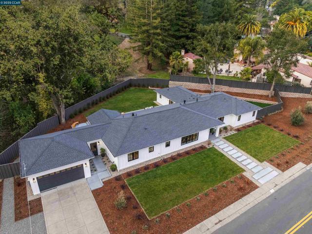 181 Lombardy Lane, Orinda CA: https://media.crmls.org/mediaz/e0512ee1-b5de-49a8-ae15-de858951e6b8.jpg