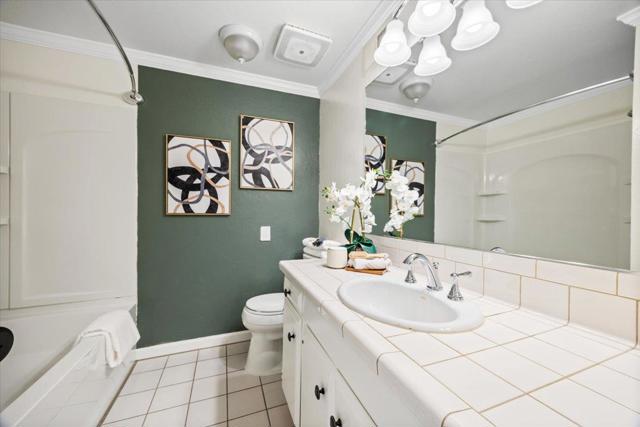 714 Comet Drive, Foster City CA: https://media.crmls.org/mediaz/e0529dad-58aa-47d7-bcd4-1c361bd4985f.jpg