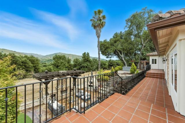18702 Bear Creek Road, Los Gatos CA: https://media.crmls.org/mediaz/e052b177-0b1a-4e7d-991c-acde972b4fd0.jpg