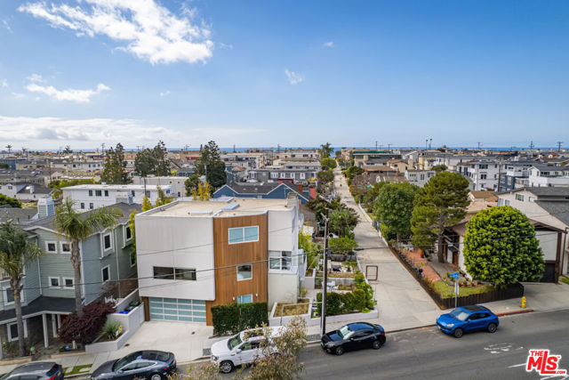 532 6th Street, Manhattan Beach CA: https://media.crmls.org/mediaz/e052d866-448d-4fe7-a037-5330bf2b11d1.jpg