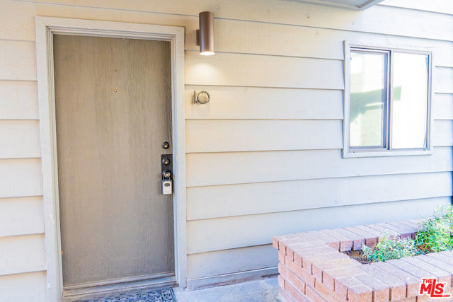 880 Hilldale Avenue, West Hollywood CA: https://media.crmls.org/mediaz/e0534825-04d9-4ed3-b28d-12c881418d8d.jpg