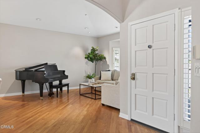 115 Cleveland Court, Ventura CA: https://media.crmls.org/mediaz/e0537ba6-2f74-4d28-9721-0f93c5f7842d.jpg