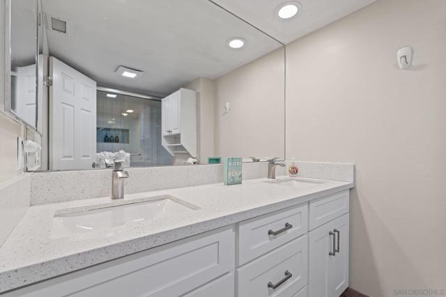 1177 Pacific Beach Drive, San Diego CA: https://media.crmls.org/mediaz/e053ad8a-bfee-44b6-8d81-5727fadb8d86.jpg