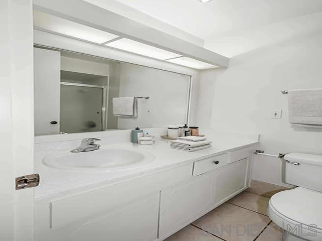 6455 La Jolla Blvd, La Jolla CA: https://media.crmls.org/mediaz/e05415b6-8972-4c46-94ed-401a2de12f88.jpg