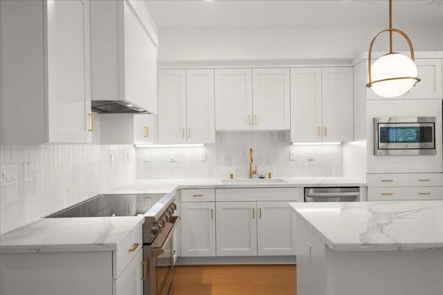 224 Carroll Street, Sunnyvale CA: https://media.crmls.org/mediaz/e054cf8c-c620-40ed-94ad-e4ff33c1ff9a.jpg
