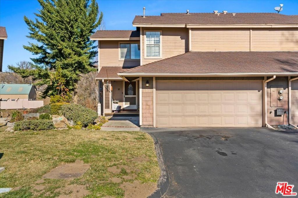 18571 Glenview Court