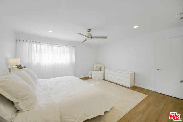 1010 Hammond Street, West Hollywood CA: https://media.crmls.org/mediaz/e05617ec-d301-4b42-8324-9b0e6e46d271.jpg