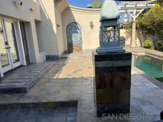 5756 La Jolla Corona Dr, La Jolla CA: https://media.crmls.org/mediaz/e056ce05-0b9e-4ab6-a492-3e1ccb9ccd52.jpg