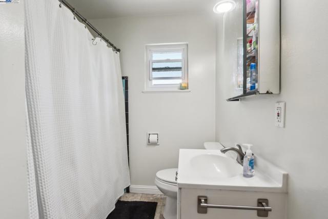 759 Bishop Ave, Hayward CA: https://media.crmls.org/mediaz/e057058c-5503-45e7-9ccc-b202b2499bf5.jpg