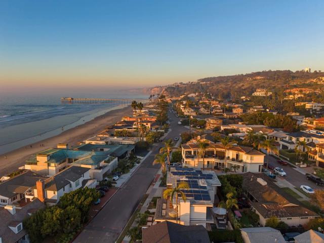8477 El Paseo Grande, La Jolla CA: https://media.crmls.org/mediaz/e05796e5-5b6d-4f2c-b554-57d16d68771b.jpg