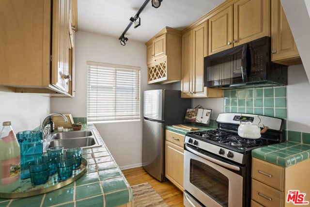 122 Thornton Place photo 29