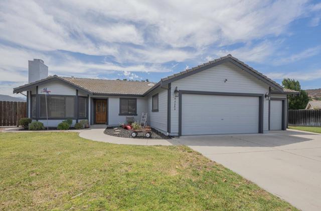46480 Pine Meadow Place, King City CA: https://media.crmls.org/mediaz/e0587e45-418c-4f31-b9de-c3035fd495c4.jpg