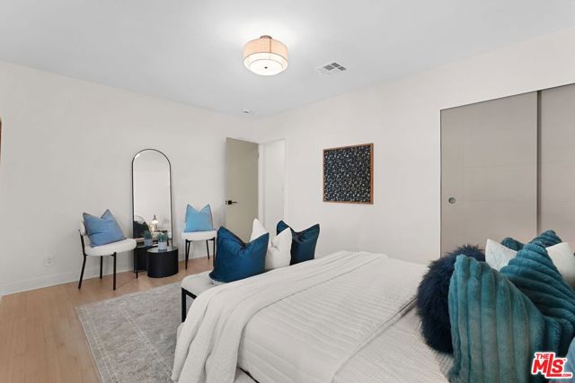 4113 Lincoln Avenue, Culver City CA: https://media.crmls.org/mediaz/e059360d-8c8a-43d3-824f-f5da82e06b48.jpg