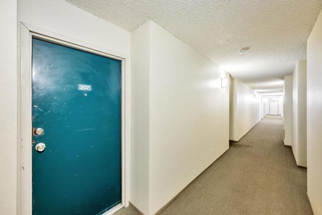 377 Mandarin Drive, Daly City CA: https://media.crmls.org/mediaz/e0593eae-88ae-4502-add0-797372a16d07.jpg