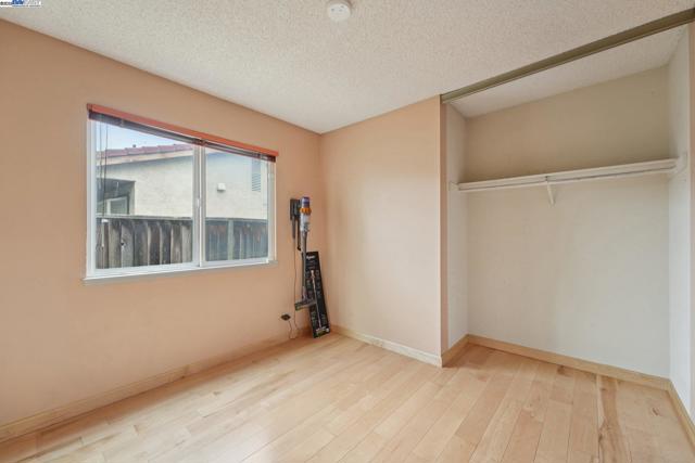 4942 Rocklin Dr, Union City CA: https://media.crmls.org/mediaz/e0594847-53f4-48dd-ad99-83b7e6ae7b8a.jpg