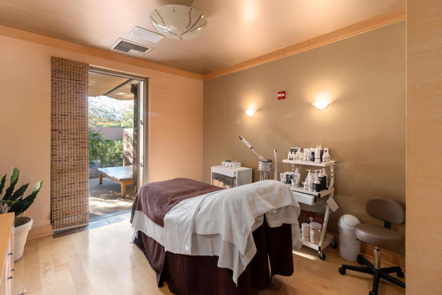 81139 Laguna Court, La Quinta CA: https://media.crmls.org/mediaz/e059c3f2-730f-43a2-b747-3fdff716e5ed.jpg