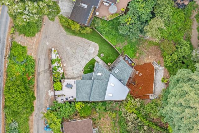 321 Valencia Road, Aptos CA: https://media.crmls.org/mediaz/e05a187f-e395-4b3f-b27e-dbcb55c5ad72.jpg