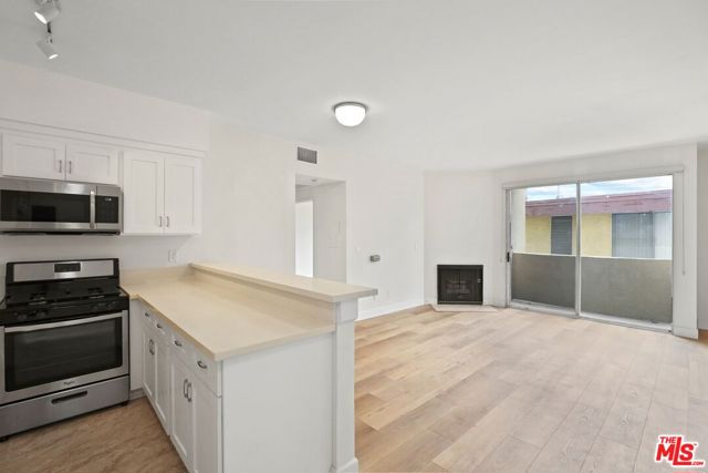 1920 Overland Avenue, Los Angeles CA: https://media.crmls.org/mediaz/e05a408f-a50e-4a49-9927-aed7a6c61767.jpg