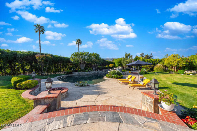 1816 Brittany Park Road, Camarillo CA: https://media.crmls.org/mediaz/e05ab647-4d16-4cab-851d-16e432e35d61.jpg