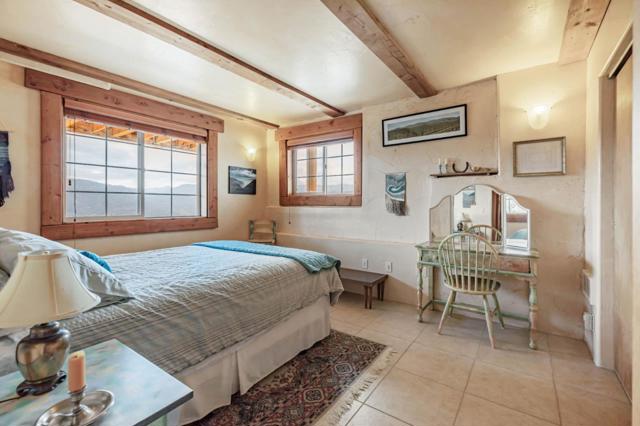 18 Asoleado Drive, Carmel Valley CA: https://media.crmls.org/mediaz/e05ac170-0bf3-4541-9f89-5686629b1202.jpg