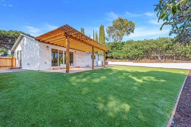 10183 Madrid Way, Spring Valley CA: https://media.crmls.org/mediaz/e05b33a3-c368-4a5d-b5e8-c49768890fb3.jpg