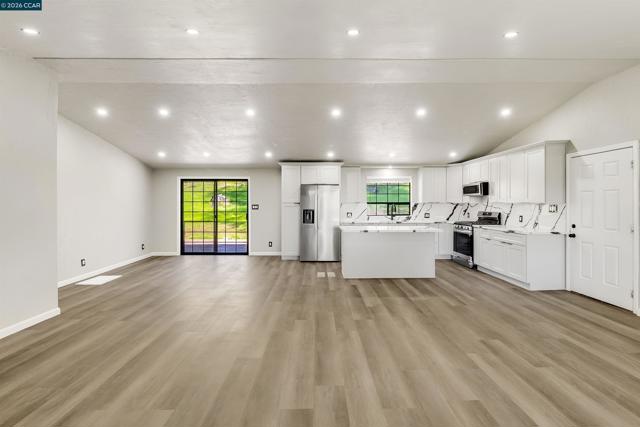 125 Sam Lynn Way, Oroville CA: https://media.crmls.org/mediaz/e05b4b94-6ad5-49de-8d75-0718560eb24d.jpg