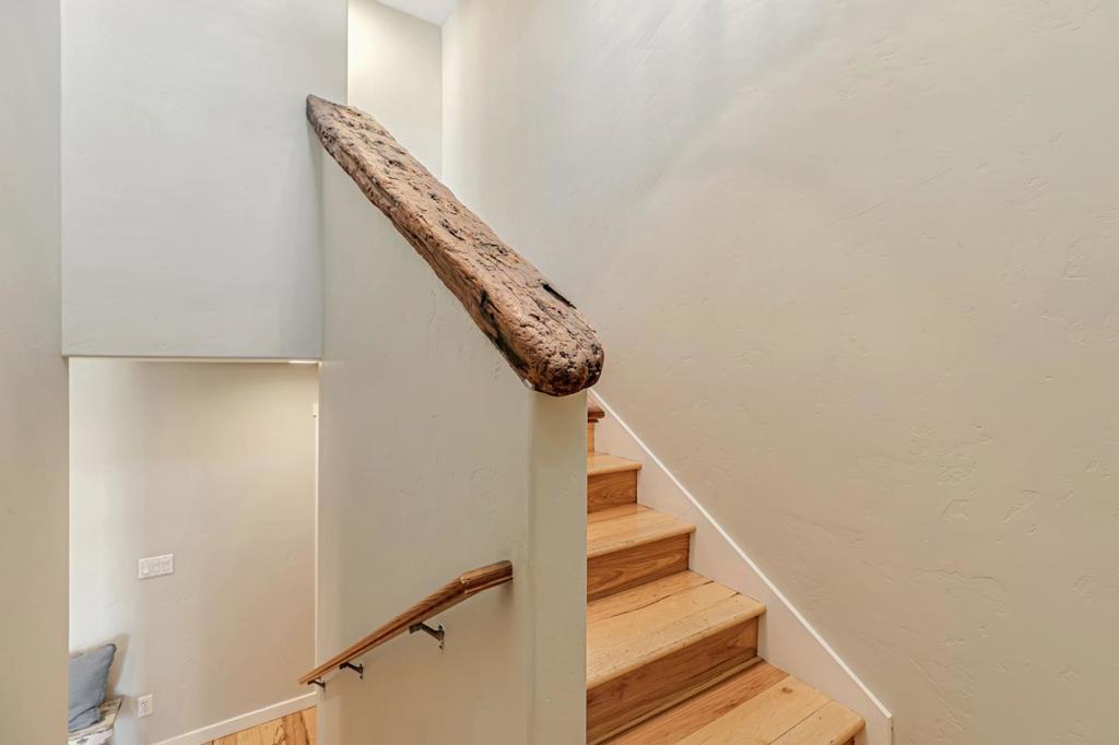 https://media.crmls.org/mediaz/e05b619b-de19-47ce-9b04-d9cce696f36c.jpg?preset=X-Large
