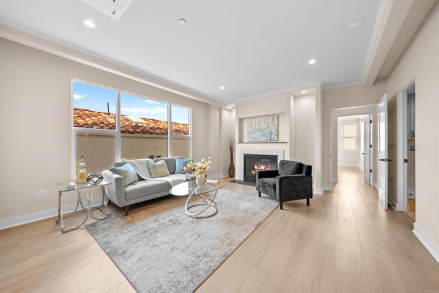812 N Cleveland Street, Oceanside CA: https://media.crmls.org/mediaz/e05b8531-08eb-463b-be54-e82f4016ab27.jpg