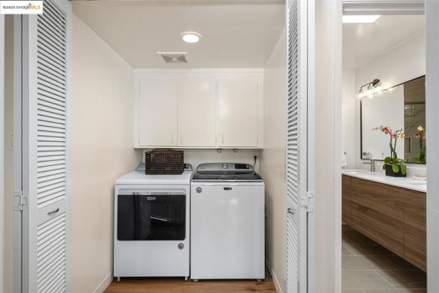 383 Staten Ave, Oakland CA: https://media.crmls.org/mediaz/e05c7603-aaf8-40bc-83f2-9a35ac7f9fd5.jpg