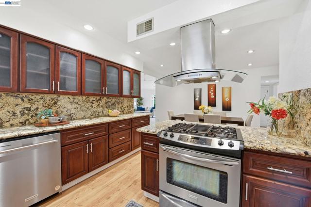 6387 Narcissus Ave, Newark CA: https://media.crmls.org/mediaz/e05cc80d-3b3f-431a-9b44-c58d22360469.jpg