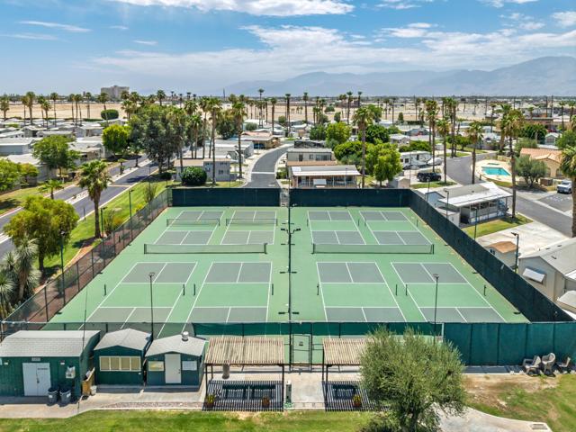 84136 Avenue 44, Indio CA: https://media.crmls.org/mediaz/e05ce5bf-4116-41b7-91cb-b394a5c891b0.jpg