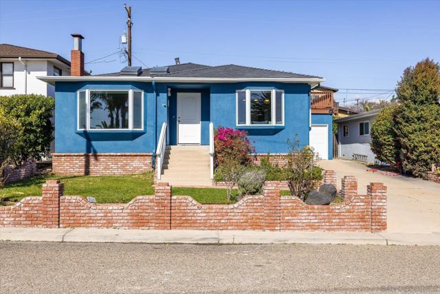 940 Fresno St, Pismo Beach CA: https://media.crmls.org/mediaz/e05d33f9-039f-4388-bbe1-c9317d8ec01a.jpg