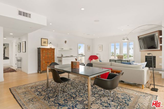 1248 Laurel Avenue, West Hollywood, California 90046, 3 Bedrooms Bedrooms, ,2 BathroomsBathrooms,Condominium,For Sale,Laurel,24395181