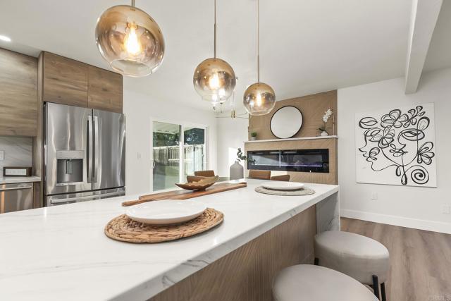 6802 MAURY DR, San Diego CA: https://media.crmls.org/mediaz/e05e1f32-40a1-44f3-aa47-e5170c22522c.jpg