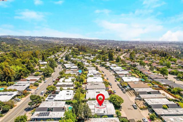 5893 Highwood Rd, Castro Valley CA: https://media.crmls.org/mediaz/e05f748e-b344-47d6-b3f4-190c3234c9c5.jpg
