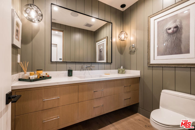 4253 Costello Avenue, Sherman Oaks CA: https://media.crmls.org/mediaz/e05f8730-16f2-4b87-8e0f-07d85ddbaf21.jpg