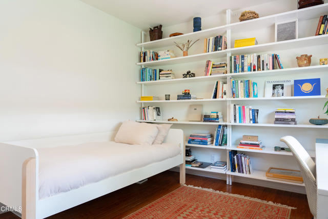 202 N. Fulton Street, Ojai CA: https://media.crmls.org/mediaz/e05fb99b-95d4-476e-8477-c39b5512fa93.jpg