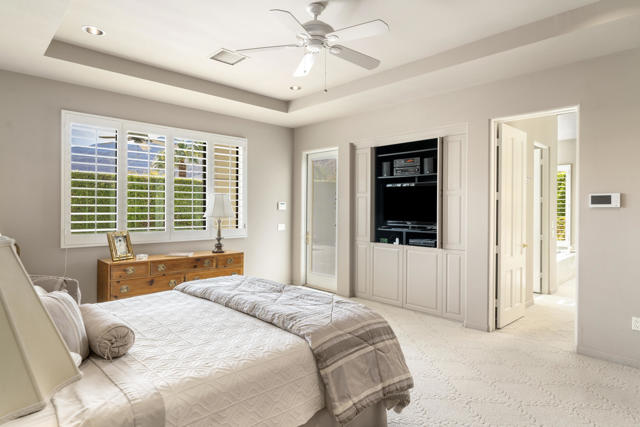 900 Dogwood Circle E, Palm Springs, CA 92264
