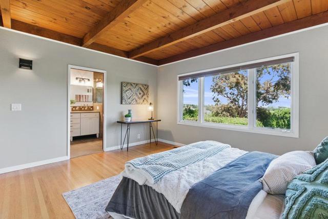 3225 Upper Lock Avenue, Belmont CA: https://media.crmls.org/mediaz/e05fe567-bb4f-404b-a6e0-7f7f455e95d9.jpg