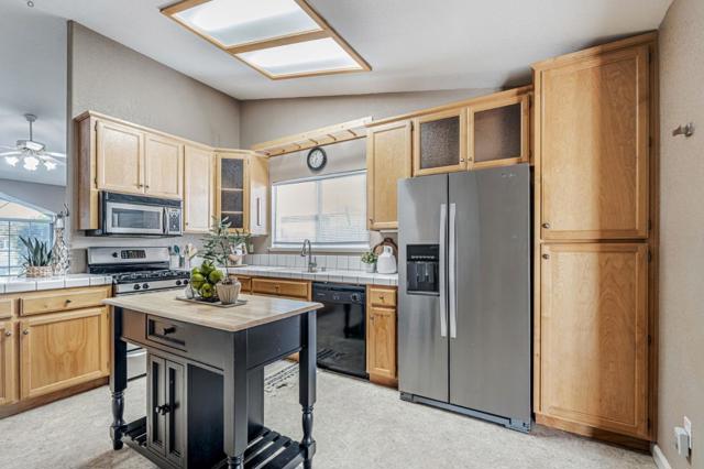 1519 Tamara Court, Escalon CA: https://media.crmls.org/mediaz/e060a677-b036-4866-896c-26cba15bfcb9.jpg