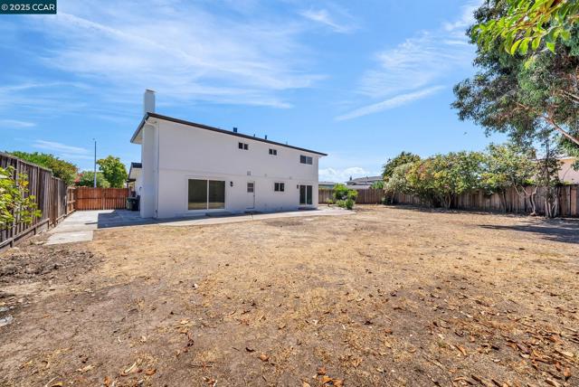 37643 Crocus Ct, Newark CA: https://media.crmls.org/mediaz/e0610e1a-74aa-4751-923c-c05169379e5d.jpg