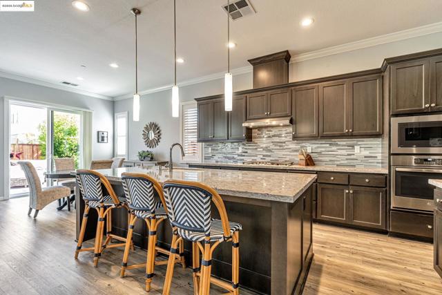 226 Wynn St, Oakley CA: https://media.crmls.org/mediaz/e061ad43-b62b-4540-9331-e5353adde3a1.jpg