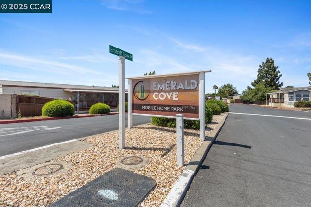 193 Maureen Cir, Bay Point CA: https://media.crmls.org/mediaz/e0624cba-3c85-4e05-a102-c0acb4317ce3.jpg