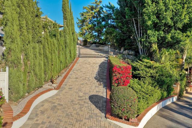 2848 Sunset Hills, Escondido CA: https://media.crmls.org/mediaz/e06250f9-1e59-4d58-9416-0517cbf27a7b.jpg