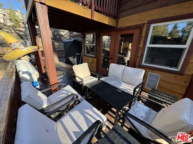 539 Lakewood Lane, Big Bear CA: https://media.crmls.org/mediaz/e06290e2-1890-4ea1-ae13-5ba53078c8f6.jpg