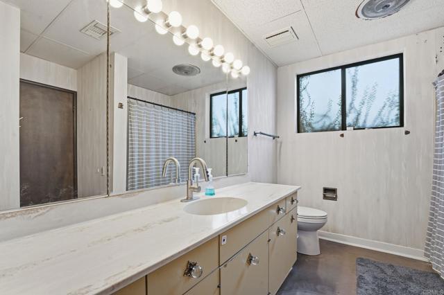 9902 Heavenly Way, La Mesa CA: https://media.crmls.org/mediaz/e0631a40-6a80-4341-ae7d-22f0a02ebc42.jpg