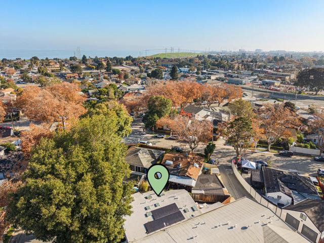 1300 2nd Avenue, San Mateo CA: https://media.crmls.org/mediaz/e06372f3-1e22-4d25-9cd9-887e639c688a.jpg